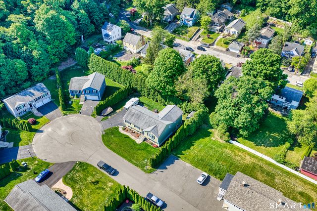 2 Gracie Lane, Ansonia, CT 06401