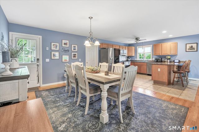 2 Gracie Lane, Ansonia, CT 06401