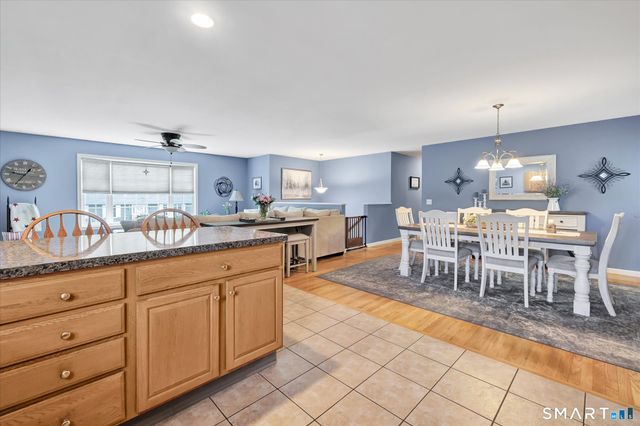 2 Gracie Lane, Ansonia, CT 06401
