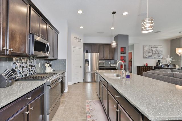 6707 PARK STRAND DRIVE, Apollo Beach, FL 33572