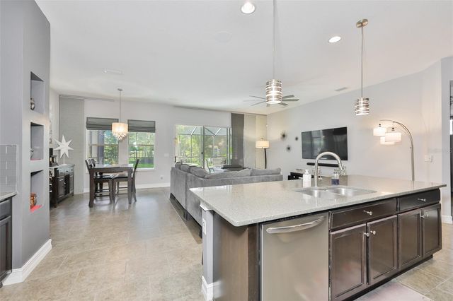 6707 PARK STRAND DRIVE, Apollo Beach, FL 33572