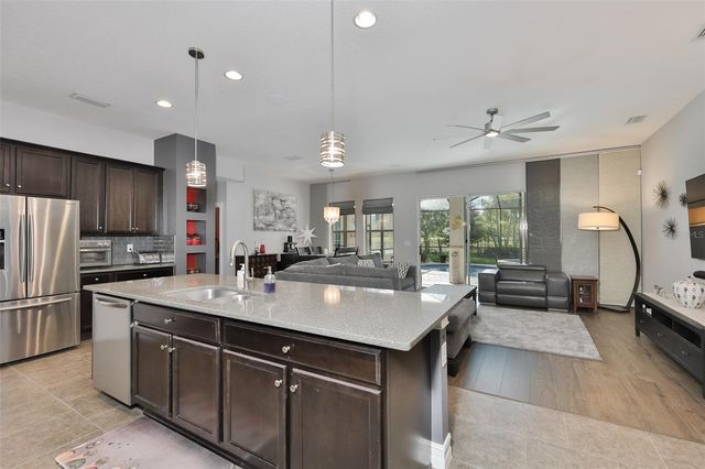 6707 PARK STRAND DRIVE, Apollo Beach, FL 33572