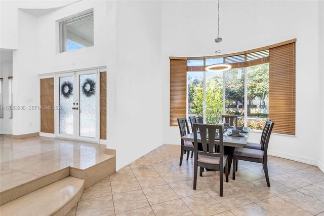 8135 NW 164th Ter 8135, Miami Lakes, FL 33016