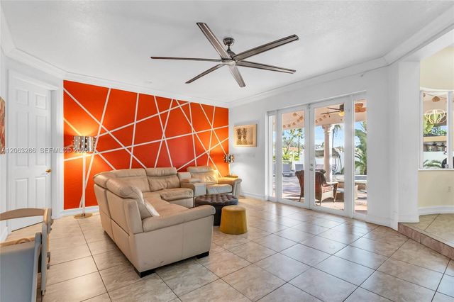 8135 NW 164th Ter 8135, Miami Lakes, FL 33016
