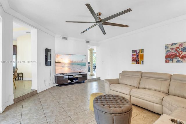 8135 NW 164th Ter 8135, Miami Lakes, FL 33016