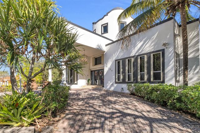 8135 NW 164th Ter 8135, Miami Lakes, FL 33016