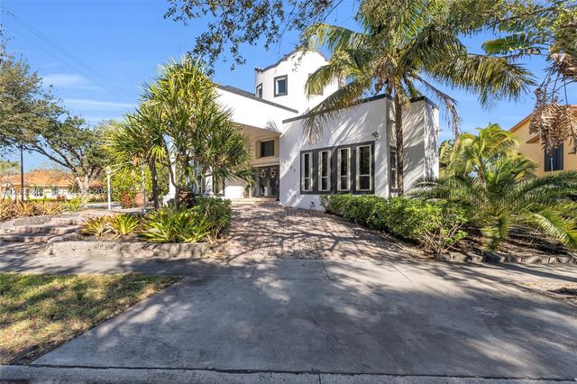 8135 NW 164th Ter 8135, Miami Lakes, FL 33016