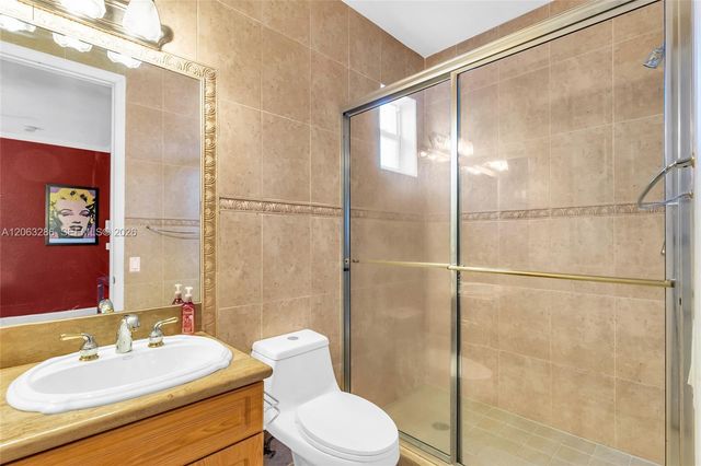 8135 NW 164th Ter 8135, Miami Lakes, FL 33016