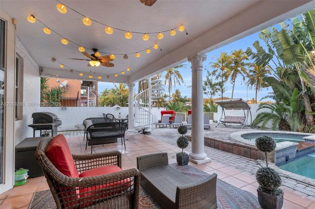 8135 NW 164th Ter 8135, Miami Lakes, FL 33016