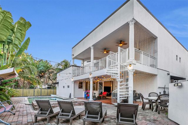 8135 NW 164th Ter 8135, Miami Lakes, FL 33016