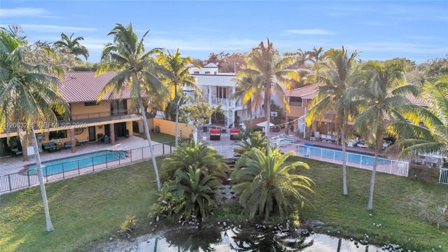 8135 NW 164th Ter 8135, Miami Lakes, FL 33016