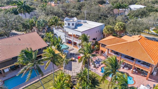 8135 NW 164th Ter 8135, Miami Lakes, FL 33016
