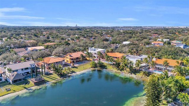 8135 NW 164th Ter 8135, Miami Lakes, FL 33016