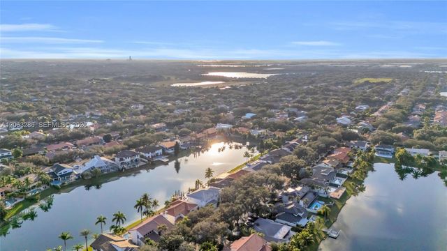 8135 NW 164th Ter 8135, Miami Lakes, FL 33016