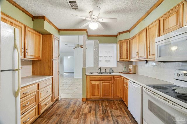 6301 Langley Place Rd, Pensacola, FL 32504