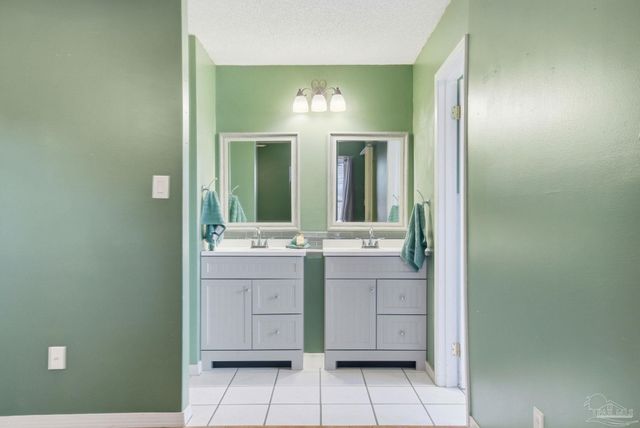 6301 Langley Place Rd, Pensacola, FL 32504