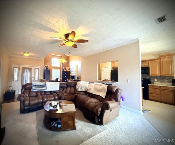 225 Twin Oaks Lane, Wetumpka, AL 36093