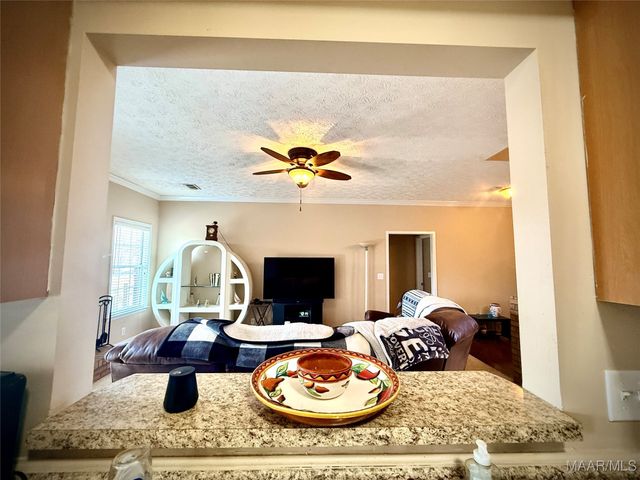 225 Twin Oaks Lane, Wetumpka, AL 36093