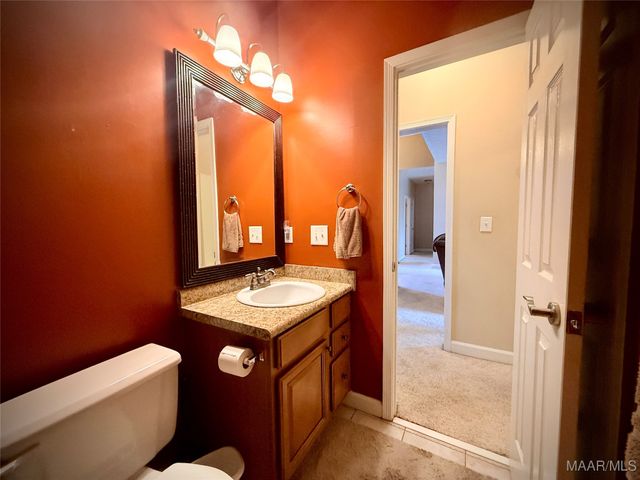 225 Twin Oaks Lane, Wetumpka, AL 36093