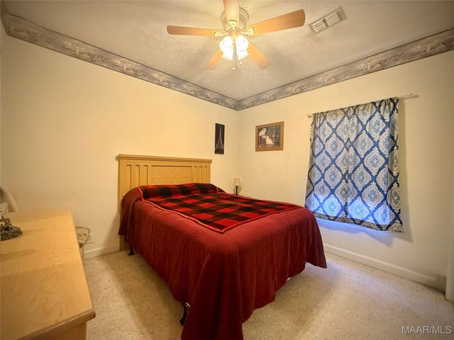 225 Twin Oaks Lane, Wetumpka, AL 36093