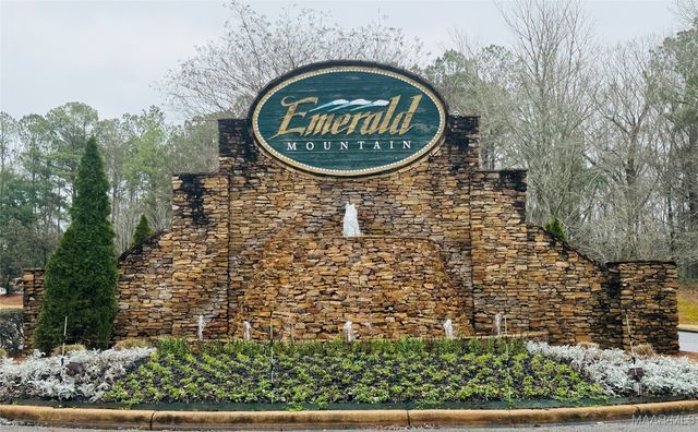 225 Twin Oaks Lane, Wetumpka, AL 36093