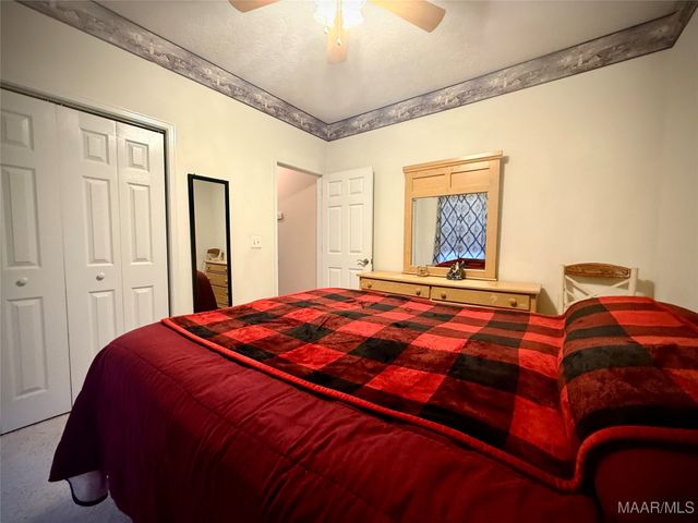 225 Twin Oaks Lane, Wetumpka, AL 36093