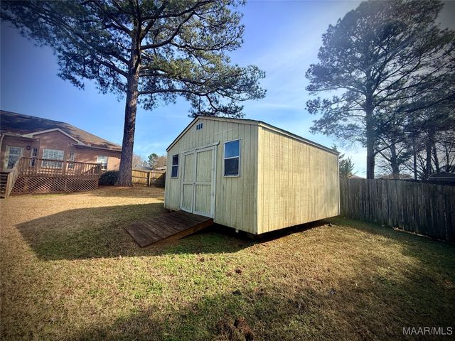 225 Twin Oaks Lane, Wetumpka, AL 36093