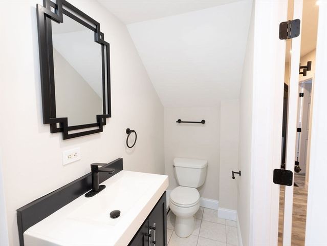 53 Lawrence St, Salem, MA 01970