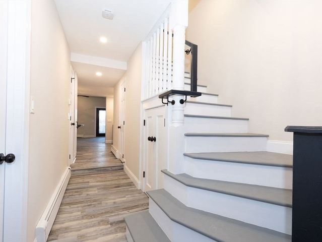 53 Lawrence St, Salem, MA 01970