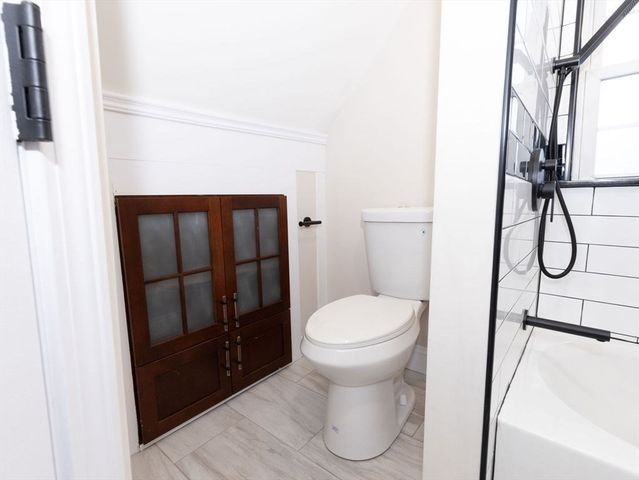 53 Lawrence St, Salem, MA 01970
