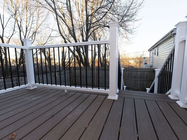 53 Lawrence St, Salem, MA 01970
