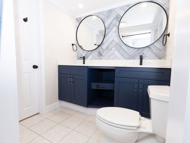 53 Lawrence St, Salem, MA 01970