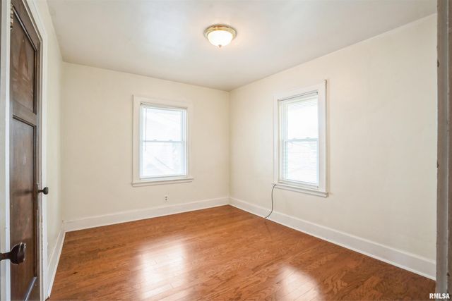 742 7TH Avenue South, Clinton, IA 52732