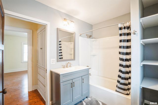 742 7TH Avenue South, Clinton, IA 52732