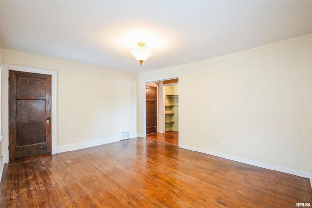 742 7TH Avenue South, Clinton, IA 52732