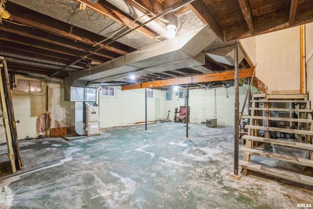 742 7TH Avenue South, Clinton, IA 52732