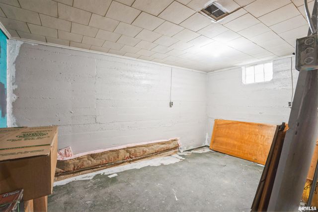 742 7TH Avenue South, Clinton, IA 52732