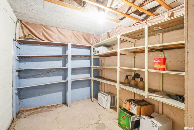 742 7TH Avenue South, Clinton, IA 52732