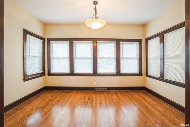 742 7TH Avenue South, Clinton, IA 52732