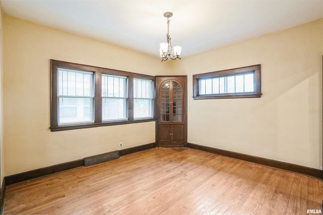 742 7TH Avenue South, Clinton, IA 52732