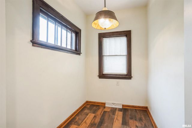 742 7TH Avenue South, Clinton, IA 52732