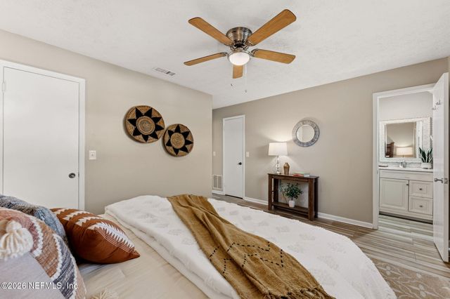 3472 RED OAK Circle E, Orange Park, FL 32073