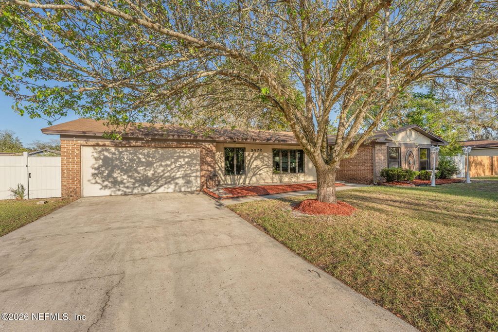 3472 RED OAK Circle E, Orange Park, FL 32073