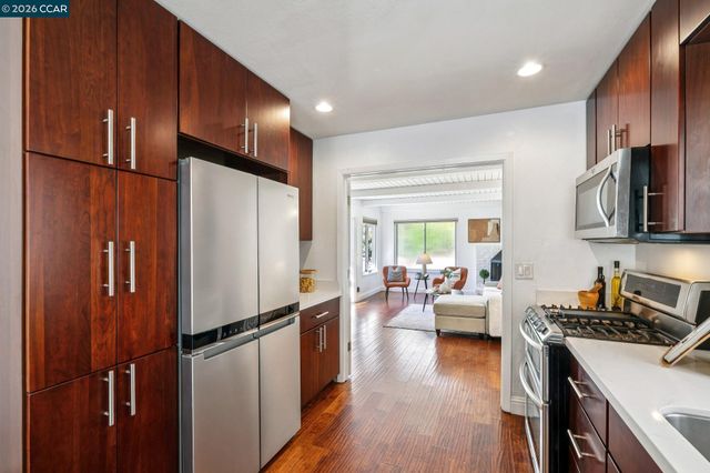 4037 Rusting Ave, Oakland, CA 94605