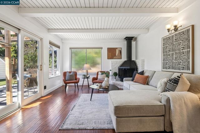 4037 Rusting Ave, Oakland, CA 94605