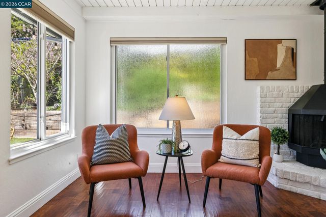 4037 Rusting Ave, Oakland, CA 94605