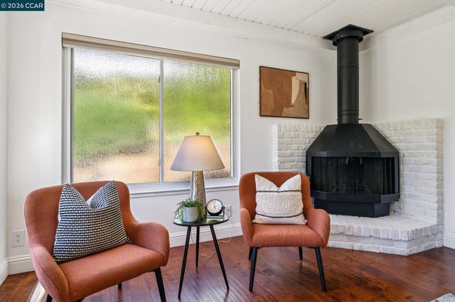 4037 Rusting Ave, Oakland, CA 94605