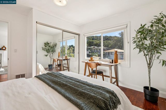 4037 Rusting Ave, Oakland, CA 94605