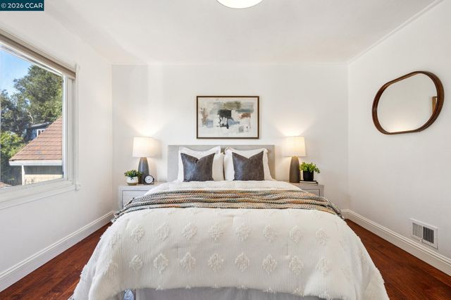 4037 Rusting Ave, Oakland, CA 94605