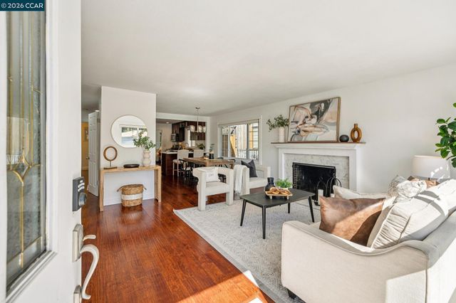 4037 Rusting Ave, Oakland, CA 94605